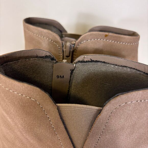 Jellypop Natania Tan Block Heeled Booties Women's 9 - Picture 8 of 8